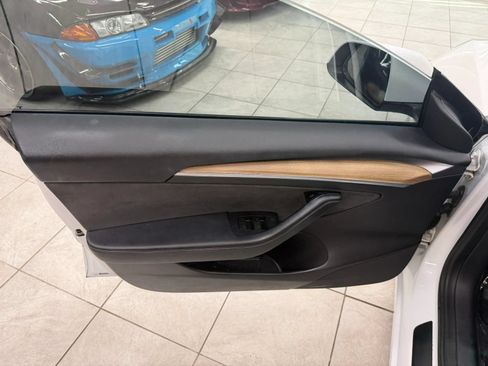 Used 2021 Tesla Model 3 Standard Range Plus RWD image 13
