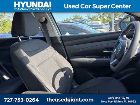 Used 2025 Hyundai Tucson SE image 7