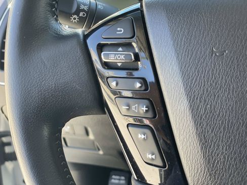 Used 2022 Nissan Armada SL RWD image 5