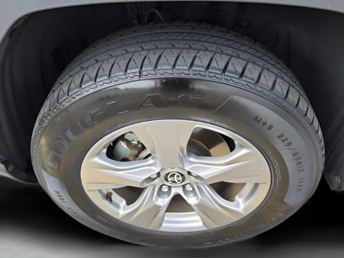 Used 2023 Toyota RAV4 XLE w/ Convenience Package FWD image 31