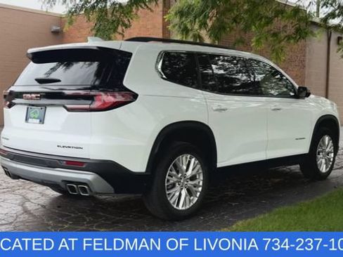 Used 2024 GMC Acadia Elevation w/ Luxury Package FWD image 8