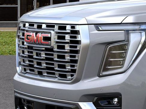 New 2026 GMC Yukon Denali w/ Denali Reserve Package image 13