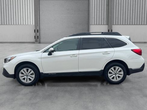 Used 2019 Subaru Outback 2.5i Premium w/ Popular Package #2 AWD/4WD image 2