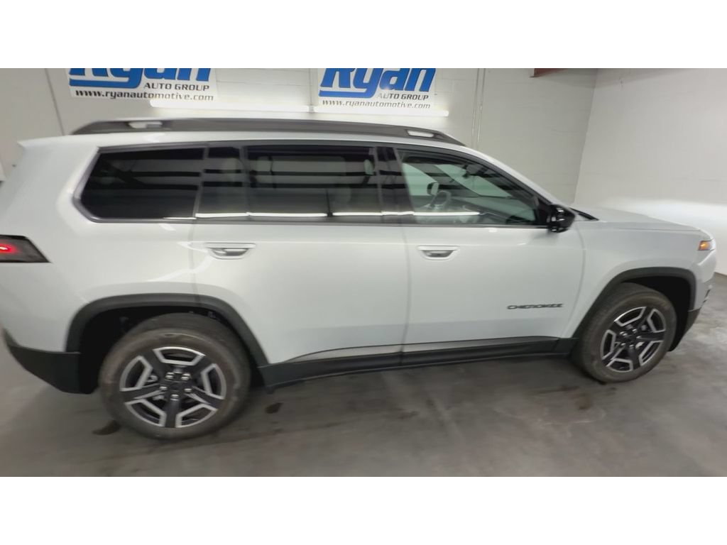 Used 2026 Jeep Cherokee Limited AWD/4WD image 9