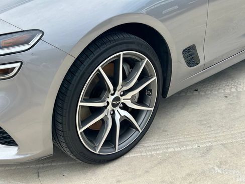 Used 2025 Genesis G70 2.5T RWD image 9