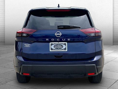 Used 2025 Nissan Rogue SV FWD image 3