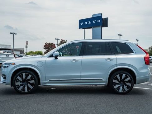 Certified 2023 Volvo XC90 T8 Ultimate AWD/4WD image 4