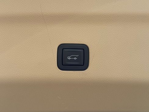 Used 2024 Cadillac Escalade Premium Luxury w/ Performance Package AWD/4WD image 47