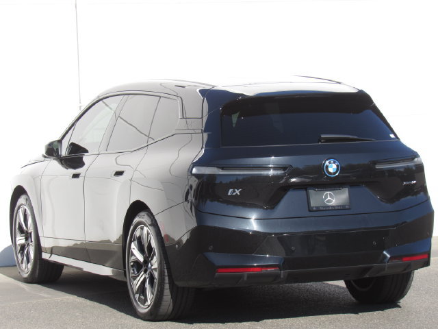 Used 2022 BMW iX xDrive50 w/ Sport Package AWD/4WD image 5