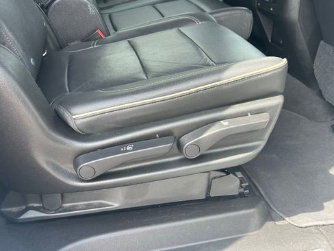 Used 2021 GMC Yukon XL SLT AWD/4WD image 18