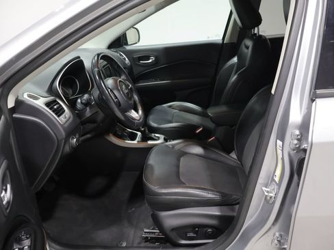 Used 2018 Jeep Compass Latitude AWD/4WD image 11