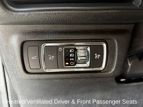 Used 2021 Lincoln Corsair AWD w/ Premium Package image 12