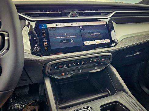 New 2026 Jeep Cherokee Laredo AWD/4WD image 19