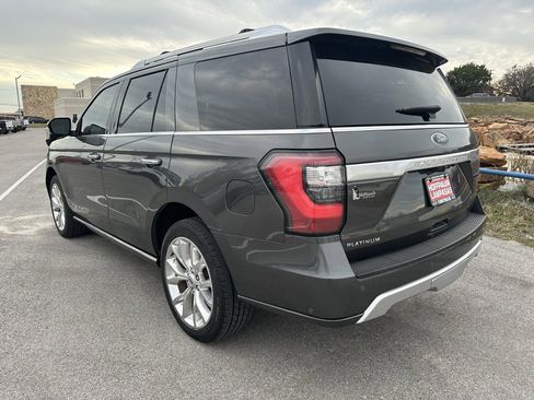 Used 2019 Ford Expedition Platinum image 3