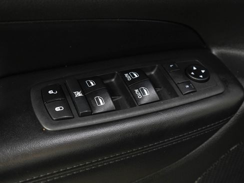 Used 2019 Jeep Grand Cherokee Limited w/ Luxury Group II AWD/4WD image 21