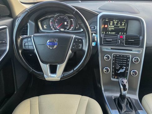 Used 2016 Volvo XC60 T6 Platinum w/ Climate Package image 11