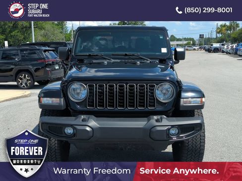 Used 2025 Jeep Gladiator Sport AWD/4WD image 10