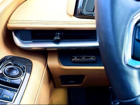 Used 2020 Chevrolet Corvette STINGRAY 3LT w/ 3LT Preferred Equipment Group image 12