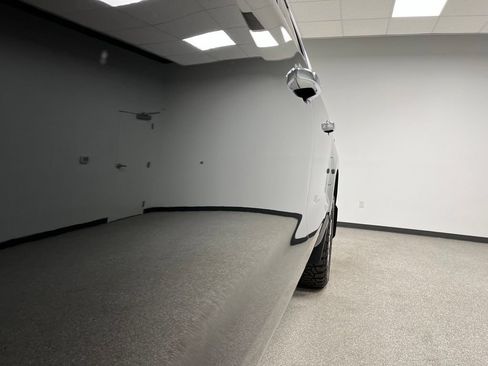 Used 2021 Chevrolet Silverado 1500 LTZ AWD/4WD image 13