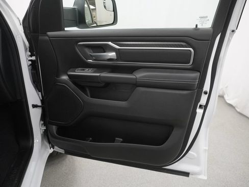 New 2026 RAM 1500 4x4 Crew Cab image 31