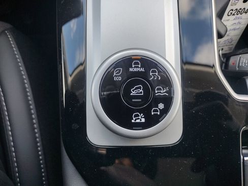 New 2026 Mitsubishi Outlander SE image 26