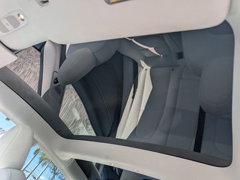 Used 2023 Tesla Model 3 Standard Range image 22