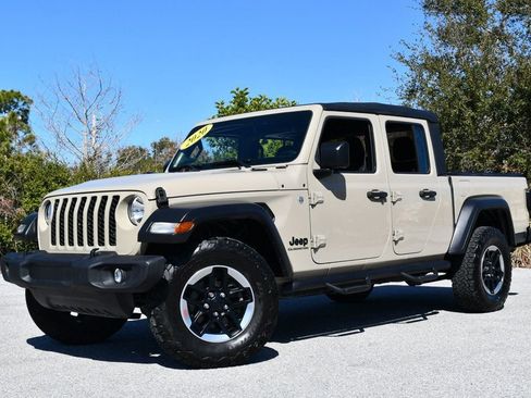 Used 2020 Jeep Gladiator Sport w/ Trailer Tow Package image 2