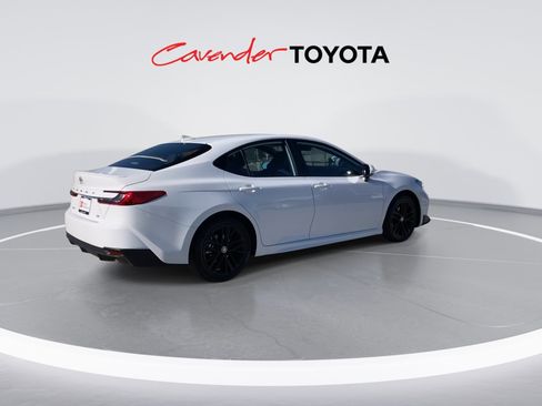 Used 2026 Toyota Camry SE image 8