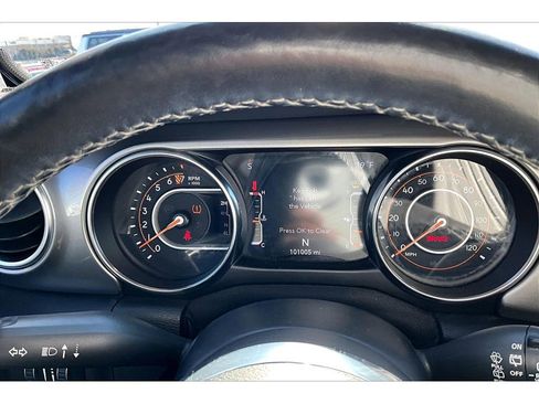 Used 2020 Jeep Wrangler Unlimited Sahara AWD/4WD image 27
