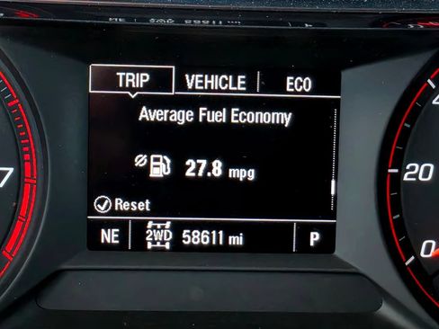 Used 2023 Chevrolet TrailBlazer RS w/ Convenience Package AWD/4WD image 32