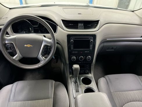 Used 2016 Chevrolet Traverse LT w/ Style and Technology Package FWD image 10