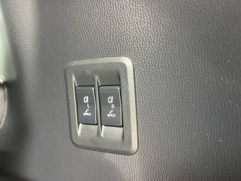 Used 2025 Lexus GX 550 w/ Accessory Package (2T) AWD/4WD image 33