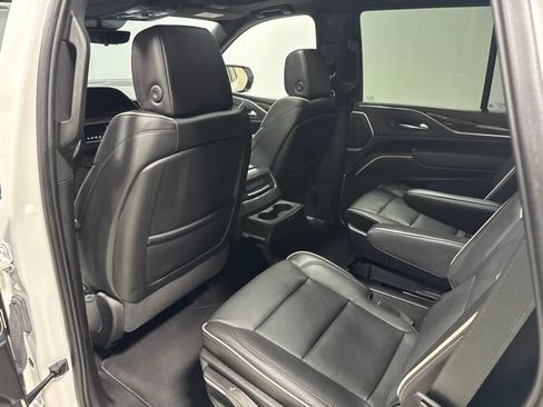 Used 2023 Cadillac Escalade Premium Luxury AWD/4WD image 25