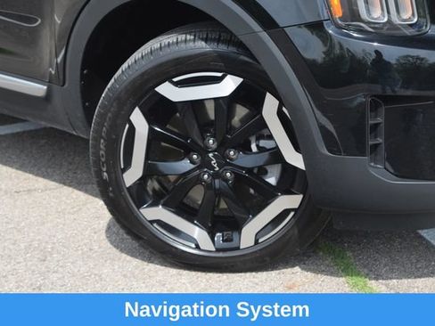 Used 2024 Kia Telluride EX w/ EX Captain's Chair Package AWD/4WD image 2