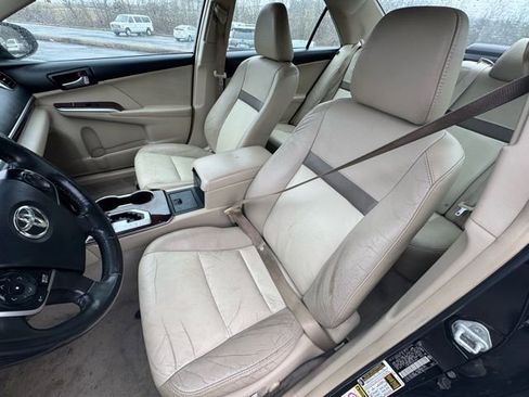 Used 2012 Toyota Camry XLE image 9