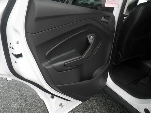 Used 2017 Ford Escape Titanium image 18