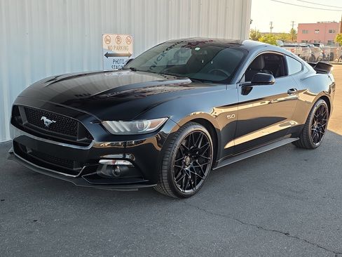 Used 2016 Ford Mustang GT image 3