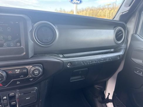 Used 2022 Jeep Wrangler Unlimited Sport AWD/4WD image 9