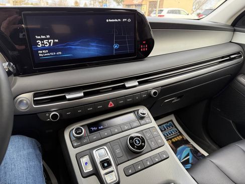 Used 2023 Hyundai Palisade SEL image 18