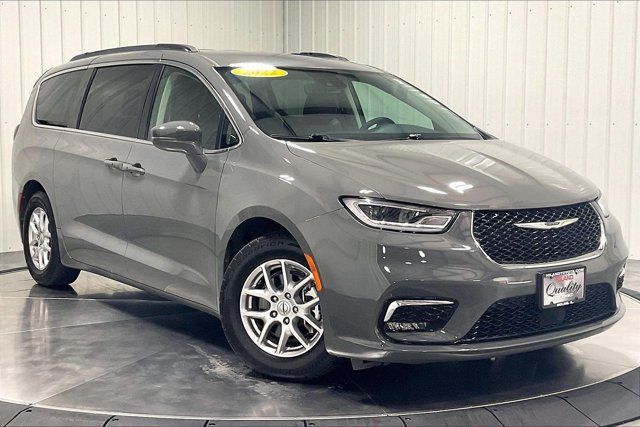 Used 2022 Chrysler Pacifica Touring-L FWD image 3