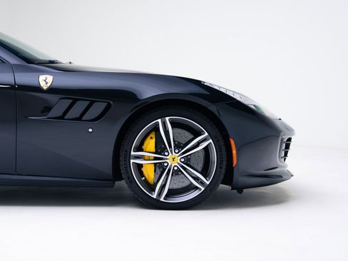 Used 2018 Ferrari GTC4Lusso image 20