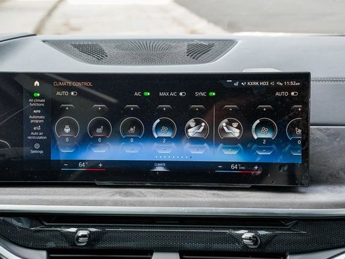 Used 2023 BMW X7 xDrive40i w/ M Sport Package image 14