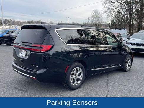 Certified 2023 Chrysler Pacifica Limited image 8