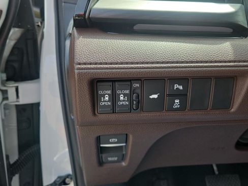 Used 2025 Honda Odyssey Elite image 19