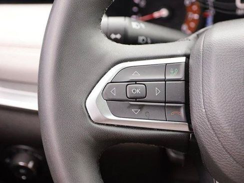 Used 2025 Jeep Compass Limited AWD/4WD image 11