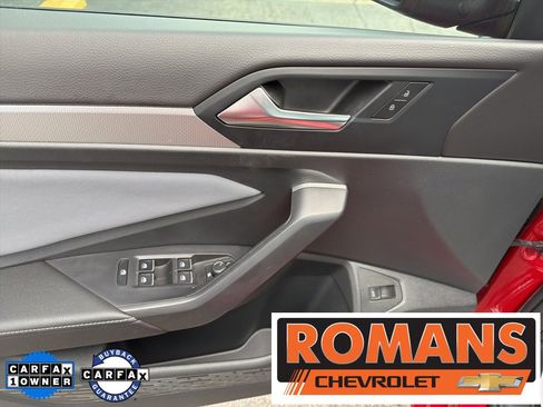 Used 2025 Volkswagen Jetta SE image 10