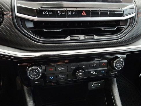 Used 2022 Jeep Compass Trailhawk w/ Trailhawk Convenience Group image 15