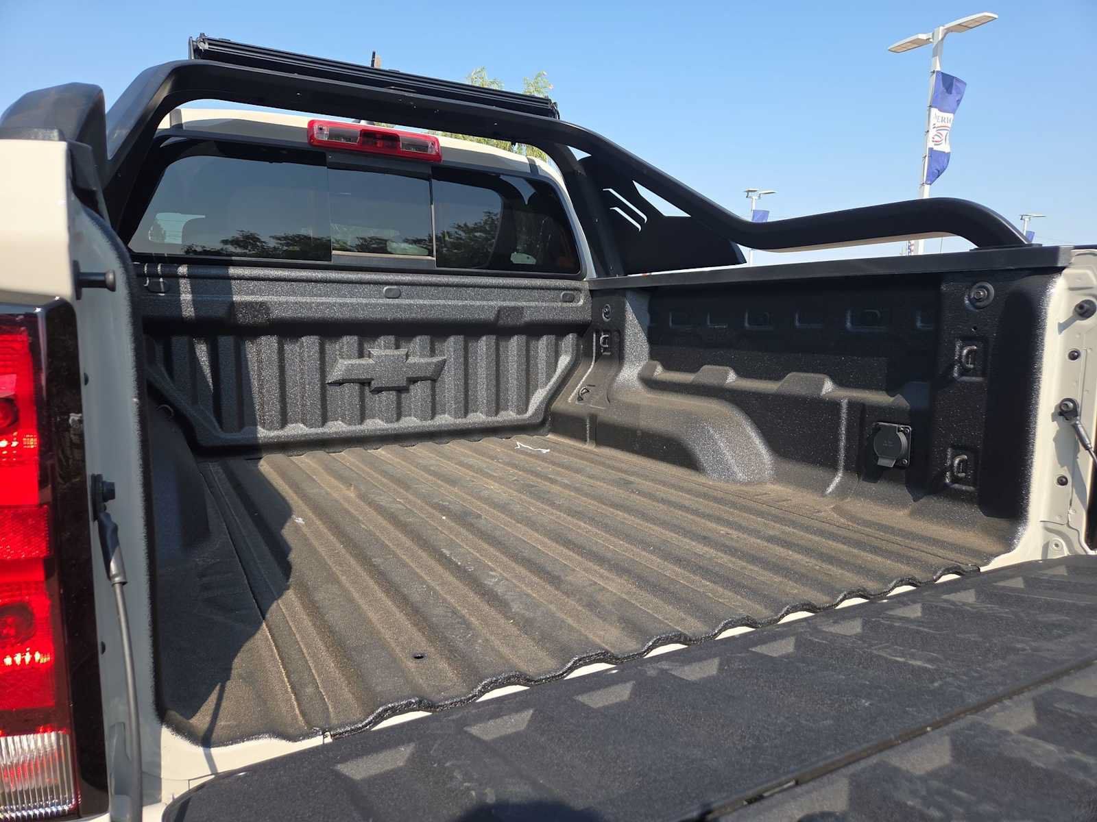 Used 2026 Chevrolet Colorado ZR2 w/ Midnight Edition AWD/4WD image 23