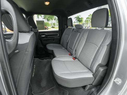 Used 2024 RAM 2500 Big Horn w/ Bed Utility Group image 34