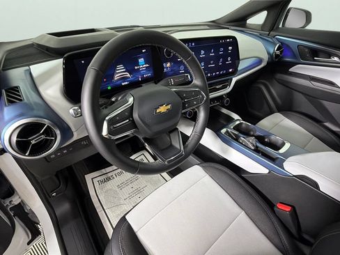 Certified 2025 Chevrolet Equinox EV LT w/ Convenience Package II FWD image 18